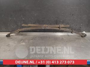 Gebruikte Bladveer achter Toyota Hilux IV 2.5 D4-D 16V 4x4 Prijs € 75,00 Margeregeling aangeboden door V.Deijne Jap.Auto-onderdelen BV