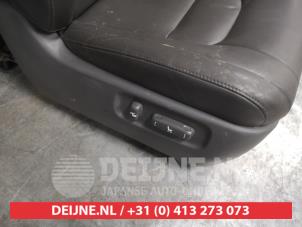 Toyota Landcruiser Stoel rechts O475627 foto 2
