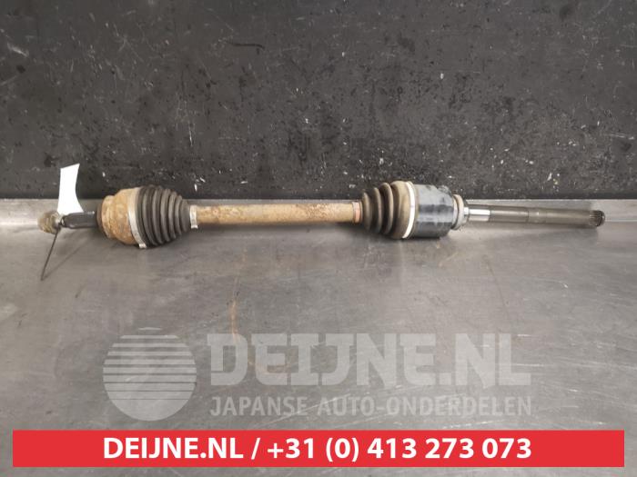 Gebruikte Steekas rechts-voor Mitsubishi Outlander (GF/GG) 2.2 DI-D 16V Clear Tec 4x4 Prijs € 50,00 Margeregeling aangeboden door V.Deijne Jap.Auto-onderdelen BV