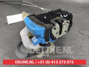 Hyundai Veloster Türschlossmechanik 2-türig links O476551 foto 2