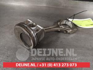 Gebruikte Zuiger Toyota Avensis (T25/B1B) 2.0 16V VVT-i D4 Prijs € 50,00 Margeregeling aangeboden door V.Deijne Jap.Auto-onderdelen BV