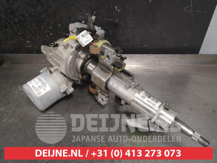 Hyundai Veloster Steering column O477007