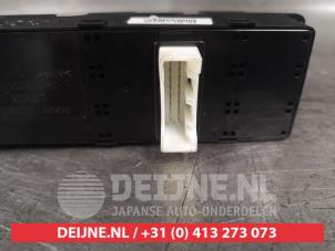 Kia Rio Combischakelaar ramen O477015 foto 3