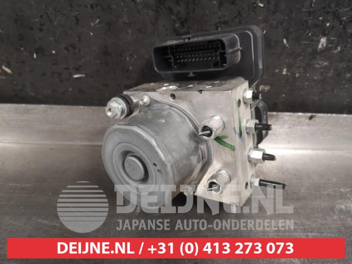Gebruikte ABS Pomp Nissan Qashqai (J11) 1.5 dCi DPF Prijs € 75,00 Margeregeling aangeboden door V.Deijne Jap.Auto-onderdelen BV