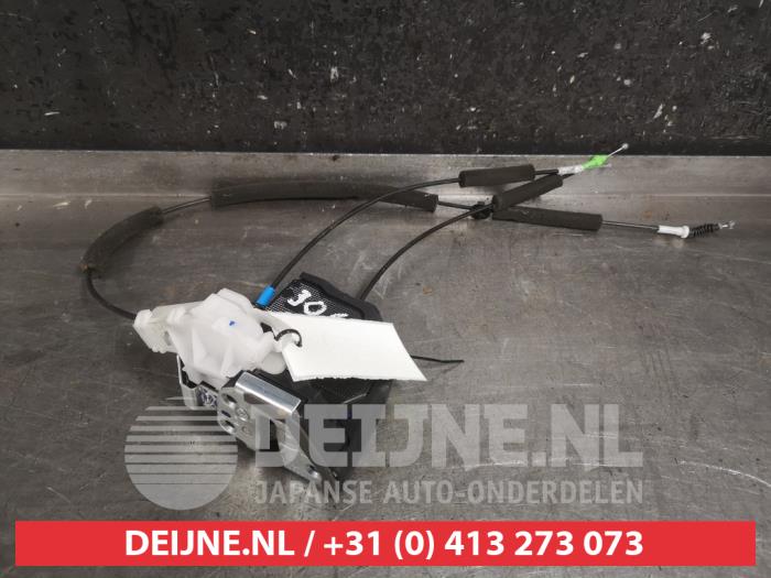 Toyota C-HR Deurslot Mechaniek 4Deurs links-achter O477186