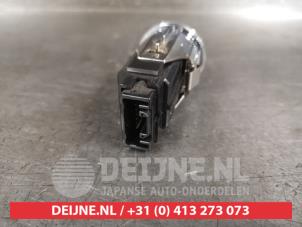 Toyota Corolla Verso Start/Stop schakelaar O477488 foto 2