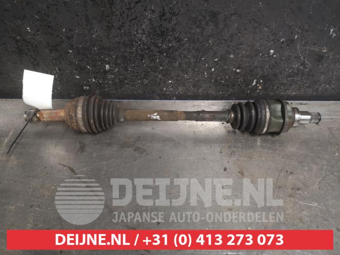 Gebruikte Steekas links-voor Daihatsu YRV (M2) 1.3 16V DVVT Prijs € 25,00 Margeregeling aangeboden door V.Deijne Jap.Auto-onderdelen BV