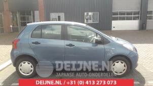 Toyota Yaris Front wing, right O478502 photo 2