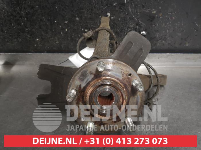 Kia Carens Fusee rechts-voor O479039