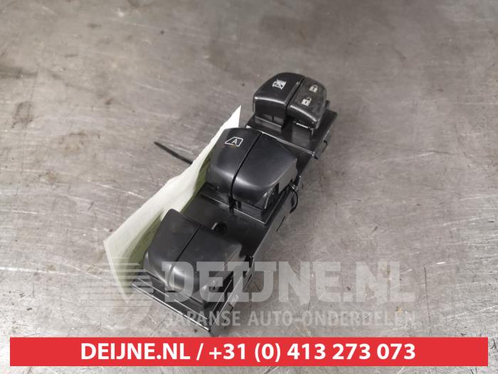 Nissan Juke Multi-functional window switch O479236