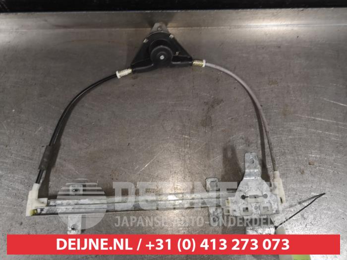 Nissan Terrano Fenstermechanik 4-türig rechts hinten O479805