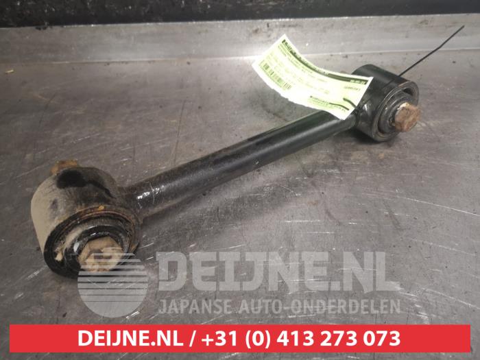 Nissan Terrano Querlenker links hinten O480072