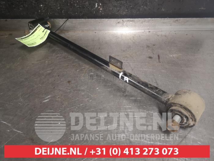 Nissan Terrano Querlenker links hinten O480073