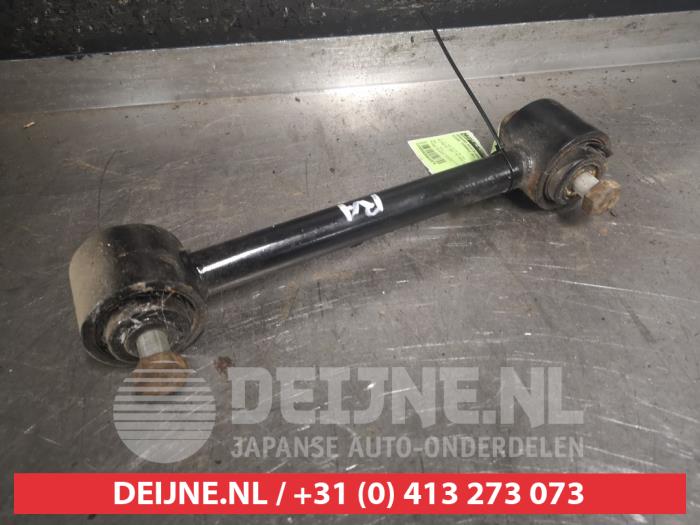 Nissan Terrano Querlenker rechts hinten O480074