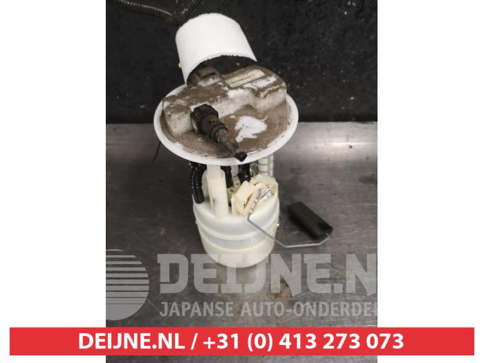 Gebruikte Tank element Pomp Nissan Note (E11) 1.6 16V Prijs € 50,00 Margeregeling aangeboden door V.Deijne Jap.Auto-onderdelen BV