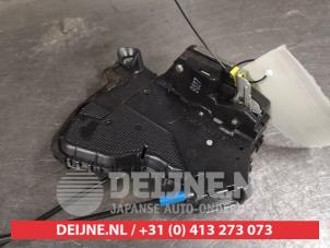Toyota Auris Door lock mechanism 4-door, front left O480354 photo 2