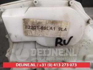 Suzuki Swift Front door lock mechanism 4-door, right O480718 photo 3