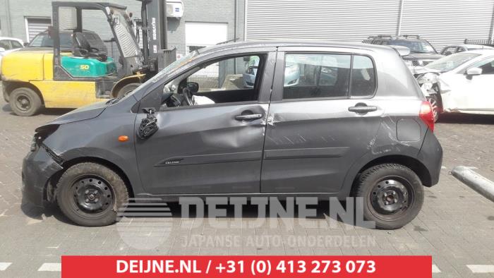 Suzuki Celerio Driehoeks Ruit links-achter O480882