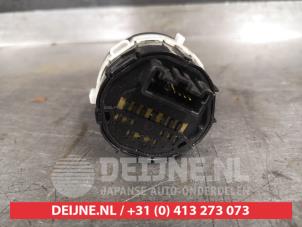 Nissan Navara Schalter 2WD/4WD O481507 foto 2