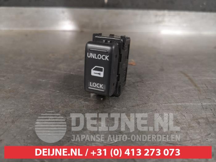 Nissan Navara Centrale deurvergrendeling Schakelaar O481508