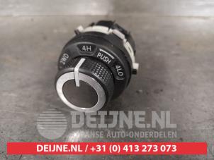 Nissan Navara Schakelaar 2WD/4WD O481513 foto 2