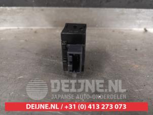 Nissan Navara ESP Schalter O481515 foto 2