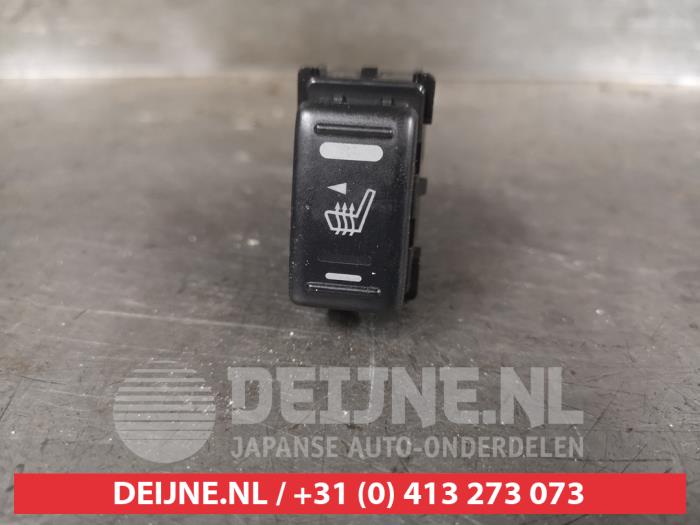 Nissan Navara Stoelverwarmings Schakelaar O481516