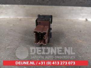 Nissan Navara Sitzheizung Schalter O481517 foto 2