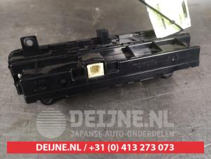 Toyota Auris Heater control panel O481963 photo 2