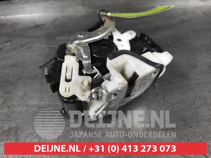 Mitsubishi Outlander Deurslot Mechaniek 4Deurs rechts-achter O482139