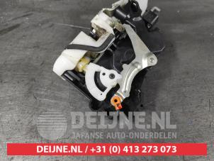 Mitsubishi Outlander Front door lock mechanism 4-door, right O482142 photo 2