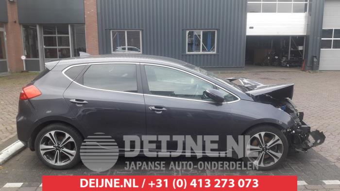 Kia Ceed Extra Ruit 4Deurs rechts-achter O482640