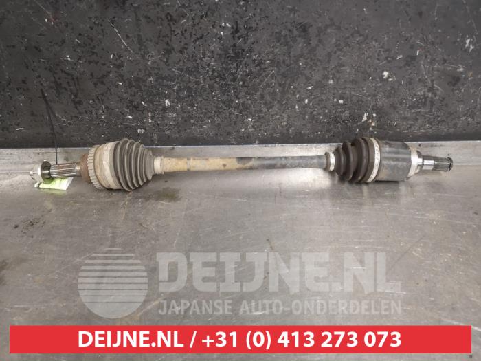 Suzuki Celerio Aandrijfas links-voor O482943