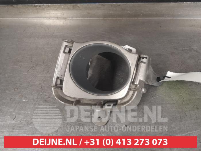 Toyota Prius Bumper Rooster O483637