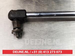 Hyundai Trajet Rear gas strut, left O293663 photo 2