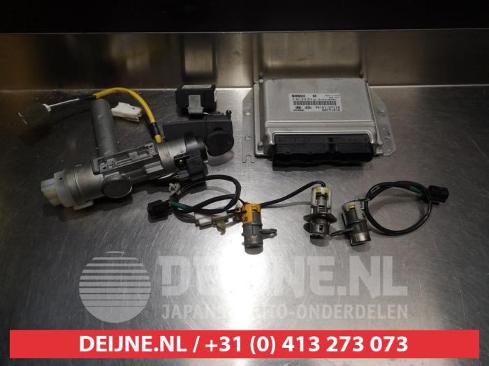 Hyundai Trajet Slotenset Cilinder (compleet) O277894