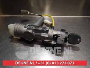 Hyundai Trajet Ignition lock + key O334861 photo 2