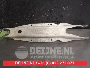Infiniti Q30 Draagarm links-achter O484393 foto 2