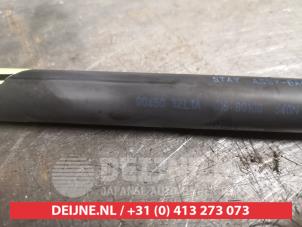 Nissan Pulsar Gasdemper rechts-achter O484411 foto 2