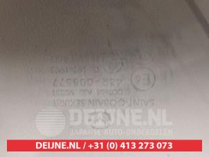 Mazda 3 Driehoeks Ruit rechts-achter O484602 foto 3