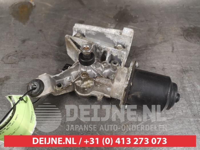 Nissan Pathfinder Scheibenwischermotor vorne O484628