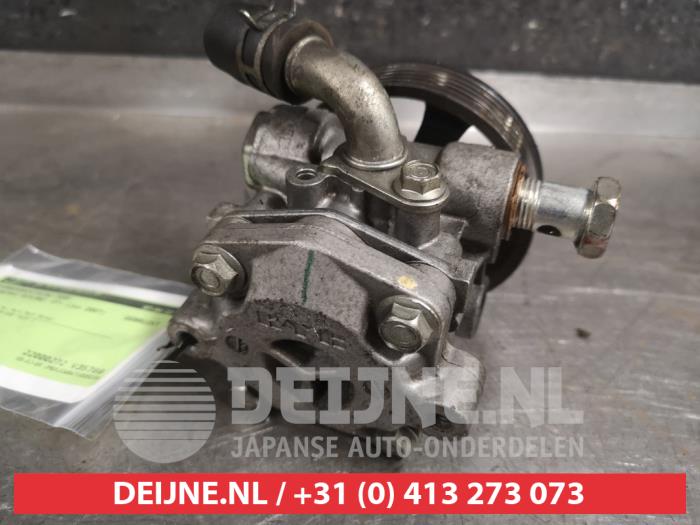 Servopomp van een Mitsubishi Outlander (CW) 2.0 DI-D 16V 4x4 2007