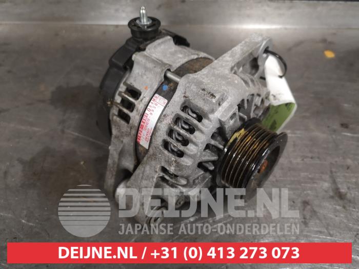 Gebruikte Dynamo Suzuki Celerio (LF) 1.0 12V Prijs € 45,00 Margeregeling aangeboden door V.Deijne Jap.Auto-onderdelen BV