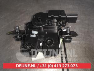 Nissan Juke Tailgate lock mechanism O484821 photo 2
