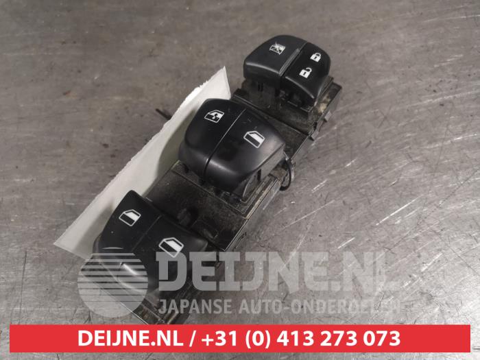 Nissan Micra Combischakelaar ramen O485323