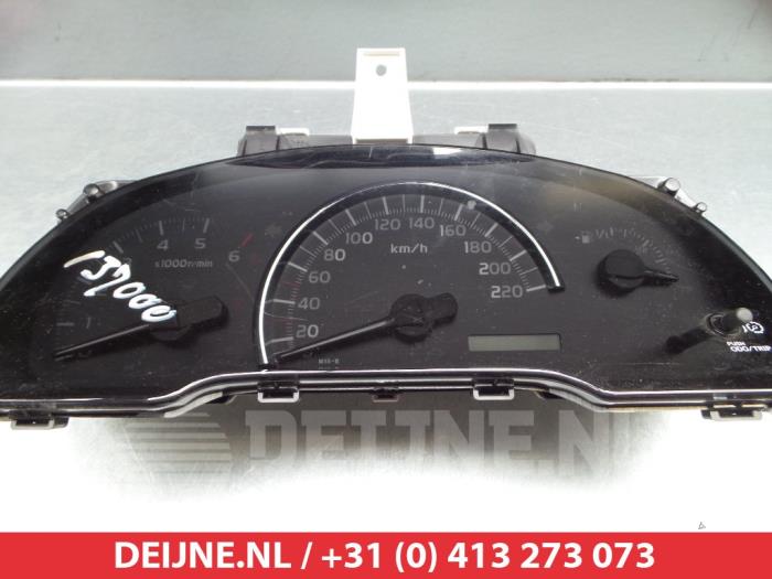 Toyota Avensis Verso Kilometerteller KM O305179