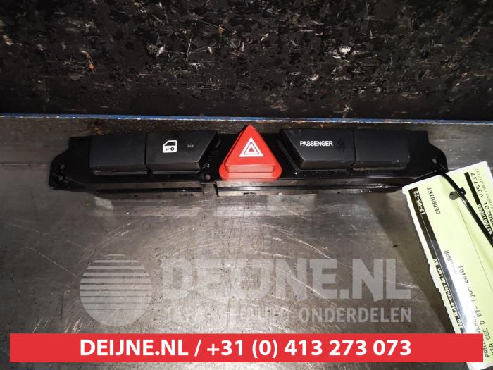 Kia Ceed Paniekverlichtings Schakelaar O485537
