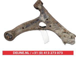 Toyota Corolla Verso Querlenker unten links vorne O485757 foto 2