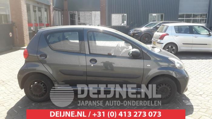 Toyota Aygo Türscheibe 4-türig rechts vorne O485892