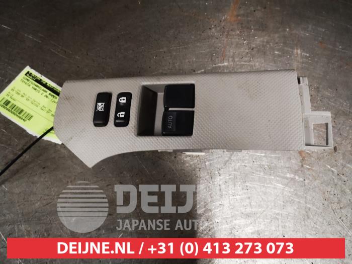 Toyota Yaris Multi-functional window switch O486640